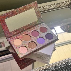 Wingme Ambitious Violet Eyeshadow Paltte